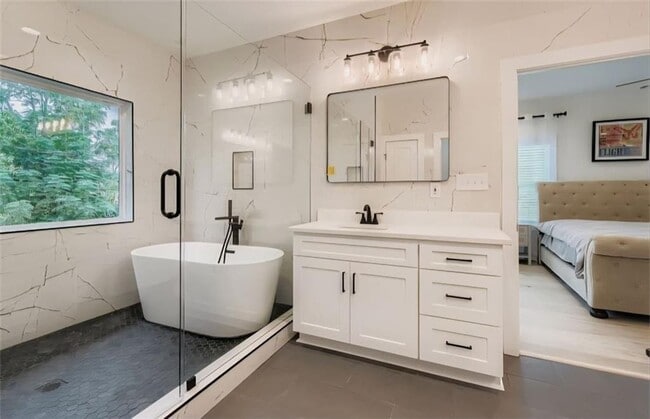 Building Photo - 854 Smith St SW