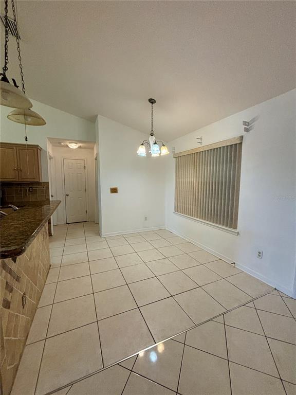 Building Photo - 4 Bud Hollow Dr