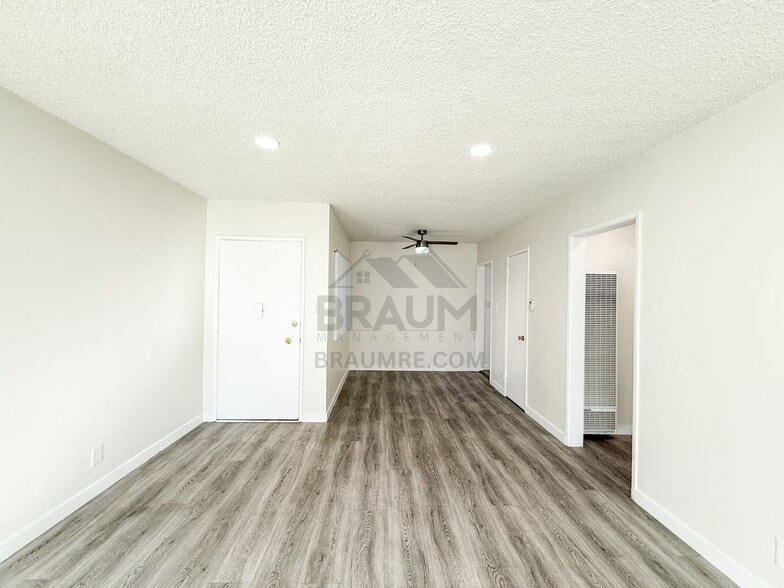 Building Photo - 5433 Sepulveda Blvd
