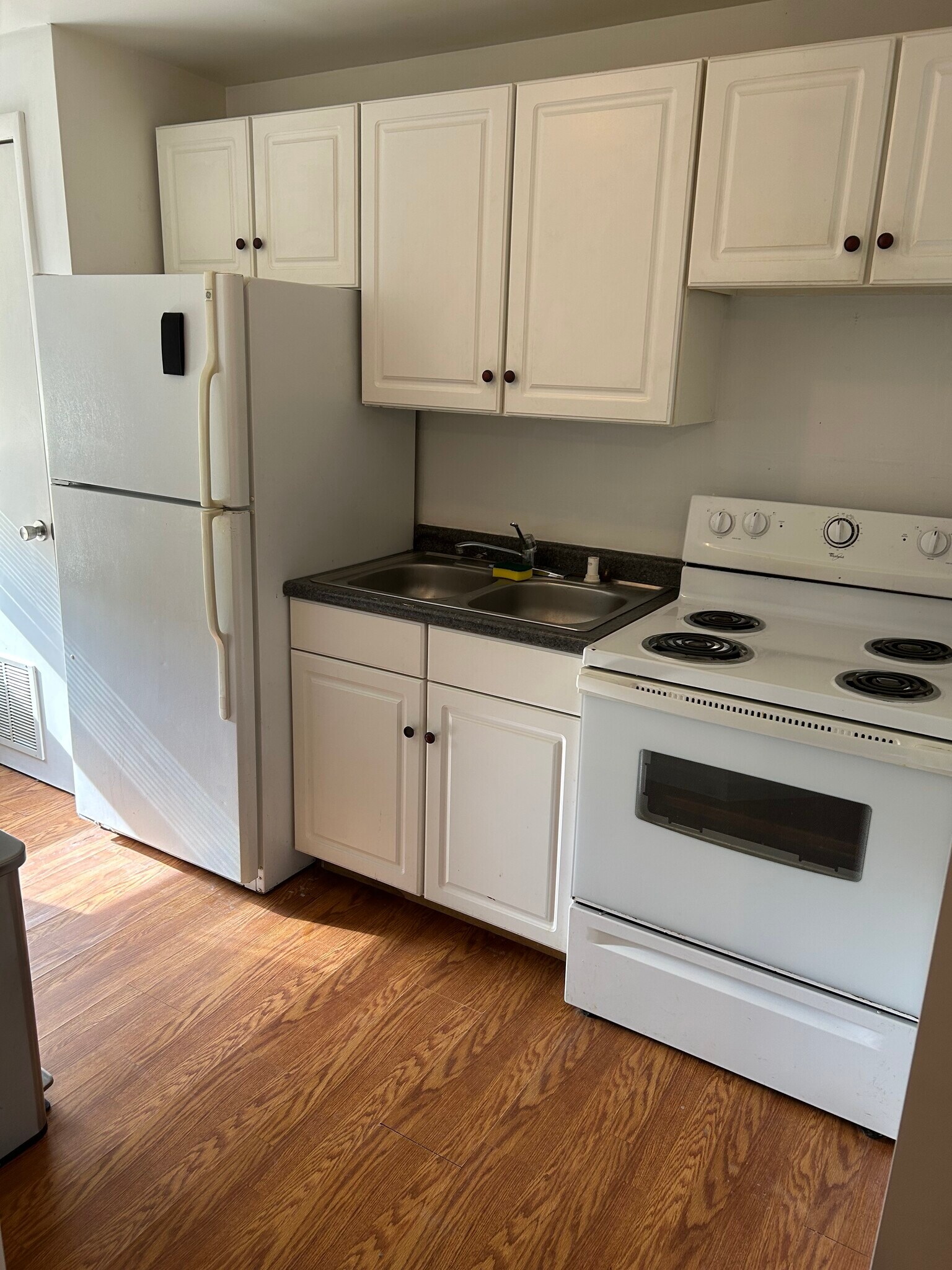 Kitchen - 26908 Plantation Rd