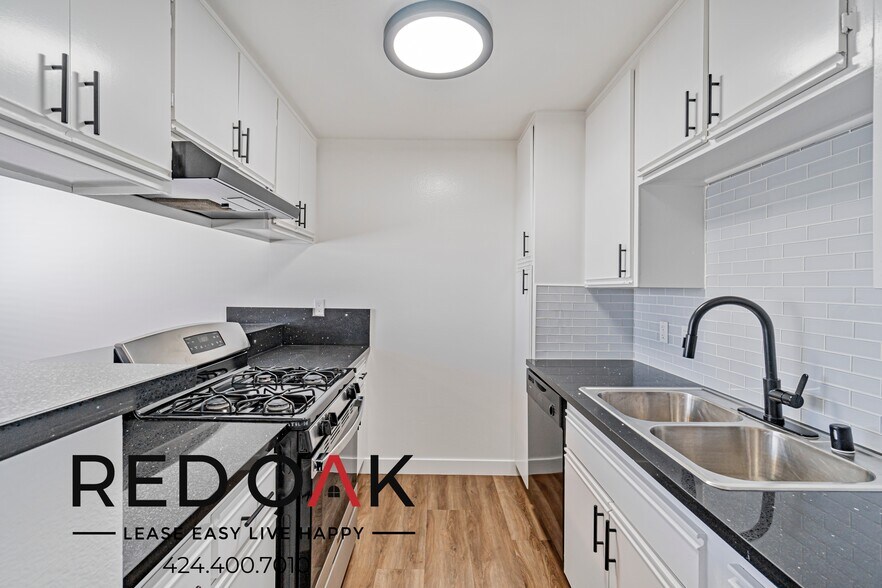 Building Photo - 1214 W Gardena Blvd