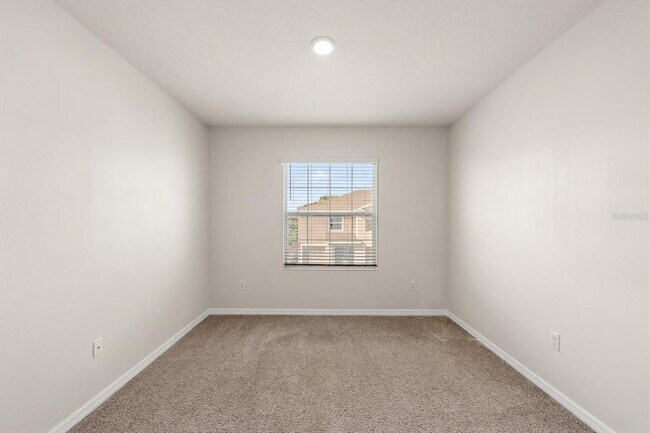 Building Photo - 424 Newmont Cir