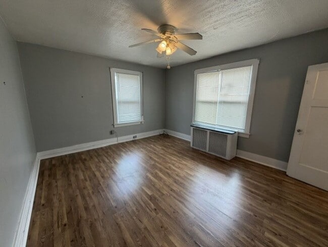 Building Photo - 256 Mabrick Ave
