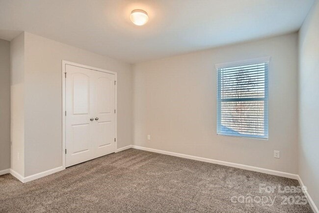 Building Photo - 170 Fairfield Dr