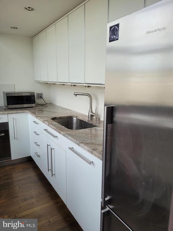 Building Photo - 849 S 7th St