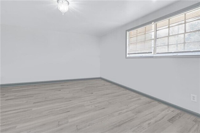 Building Photo - 968 Sexton Dr