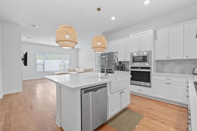 Building Photo - 104 Majestic Arroyo Way