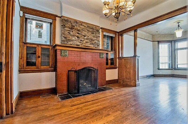 Primary Photo - 4Br Home Near West Warren Blvd in Chicago