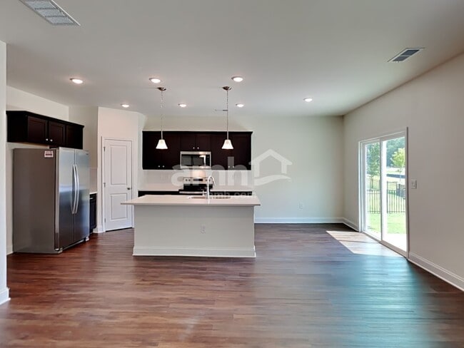 Building Photo - 129 Pecan Dr