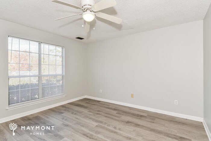 Building Photo - 505 Castlerock Ct