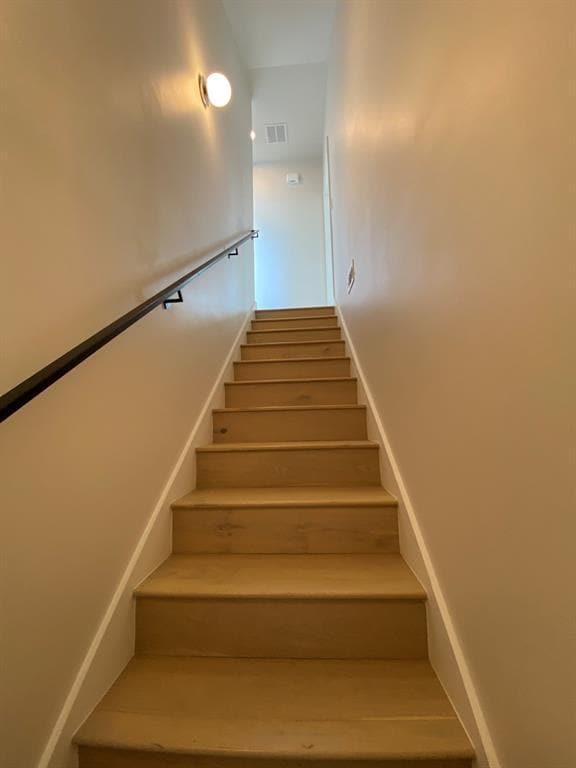 Building Photo - 1903 E 8th St