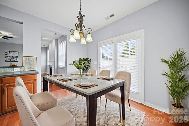 Building Photo - 704 Springwood Dr