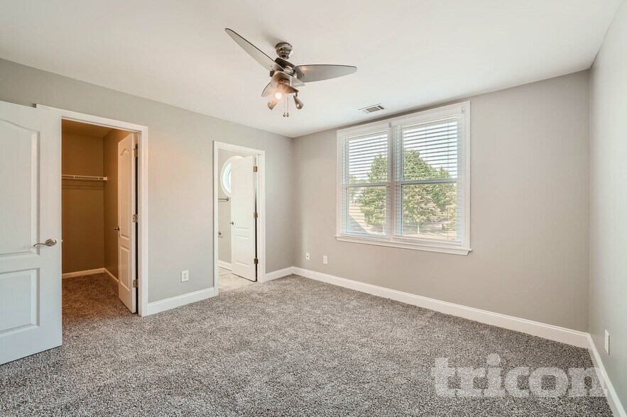 Building Photo - 3835 Bay Grove Way