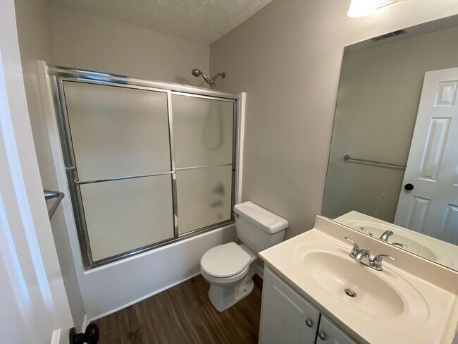 Building Photo - 4343 Grey Park Dr NE