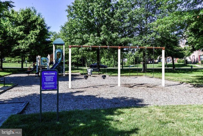 Building Photo - 13003 Belle Meade Trace