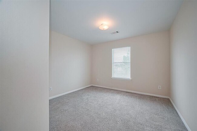 Building Photo - 7203 River Pines Dr