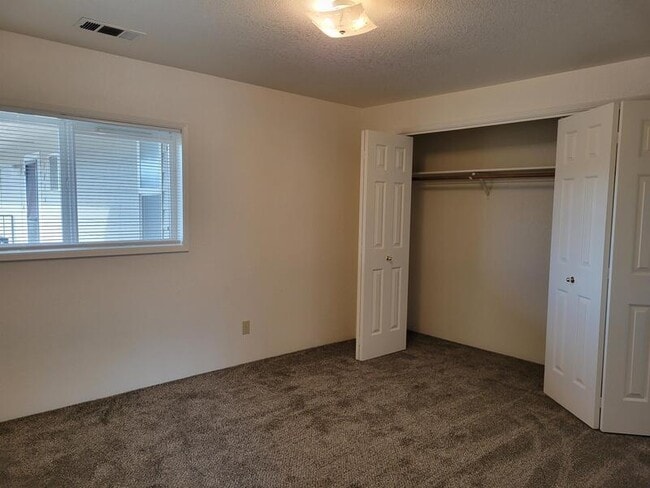 Building Photo - 1852 Medart Ln