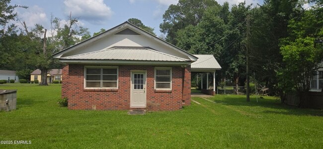 Building Photo - 302 River Rd