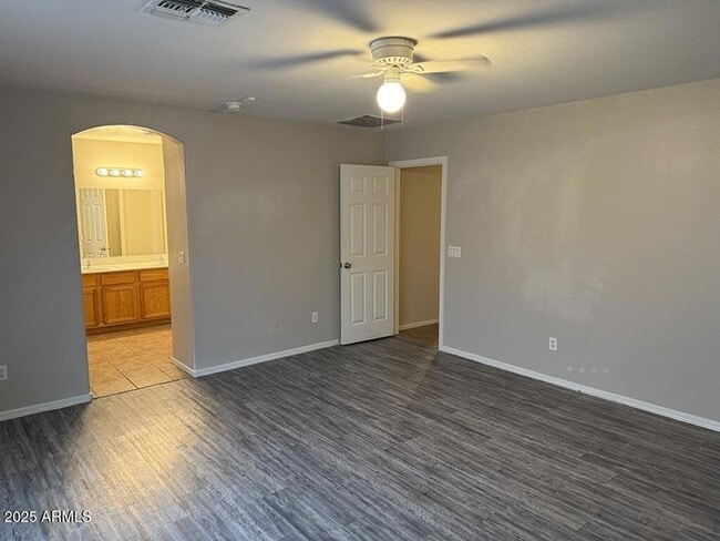 Building Photo - 10504 W Hughes Dr