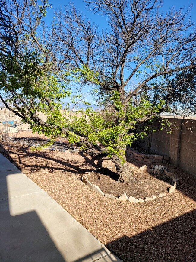 Building Photo - Charming 4-Bedroom Home in a Prime Location!