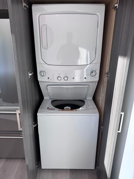 In unit laundry - 2408 Highland Ave