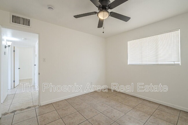 Building Photo - 787 W Flint St