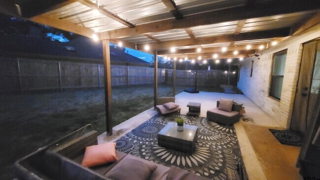 Building Photo - 10801 Harvestwood Drive