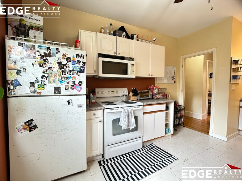 Building Photo - 12 Justin Rd