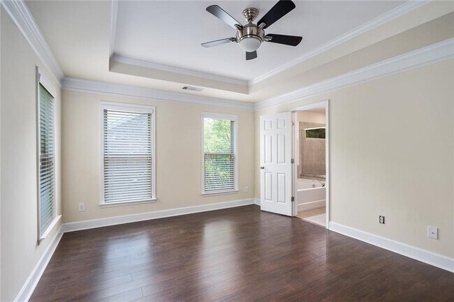 Building Photo - 3282 Ferncliff Ln