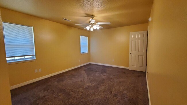 Building Photo - 3 Bedroom 2 Bath home in Bentonville Schoo...