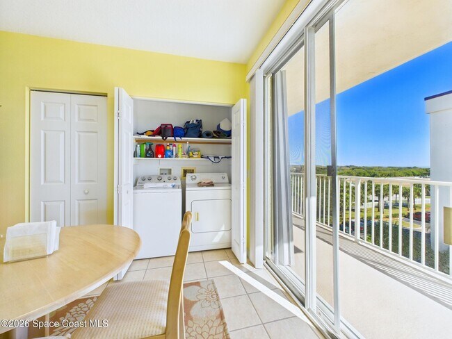 Building Photo - 8951 Lake Dr