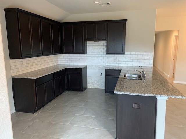 Building Photo - 8219 Ivy Wood Ct