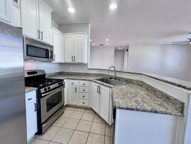 Building Photo - $2,295 Herndon & Armstrong, 2 Bedroom Cond...