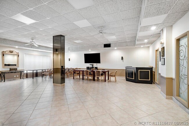 Building Photo - 3450 S Ocean Blvd