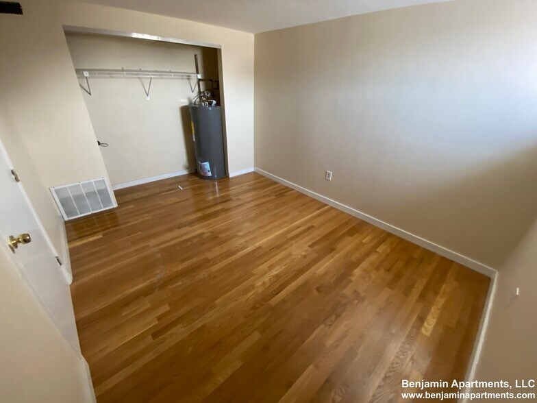 Building Photo - 385 Dorchester St