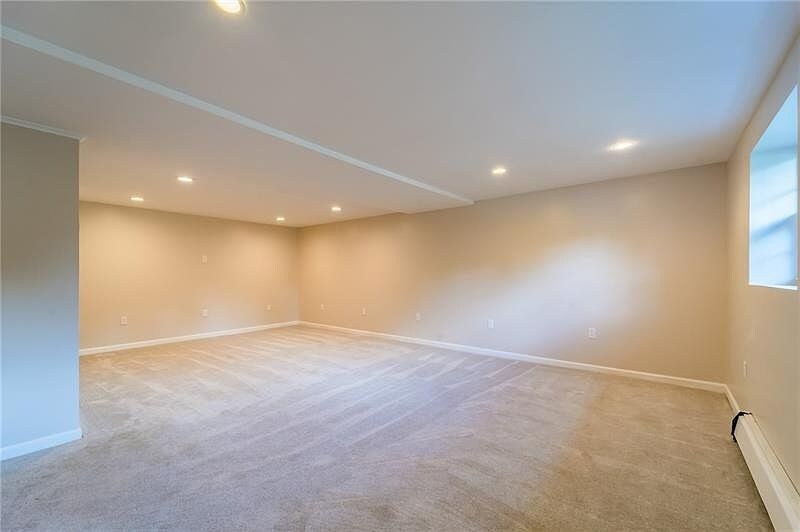 Building Photo - 2722 Otterbein Dr