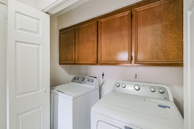 Building Photo - 2815 Arrowhead Dr