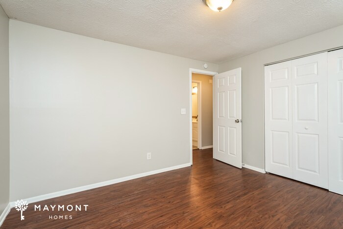 Building Photo - 2130 Scarbrough Dr