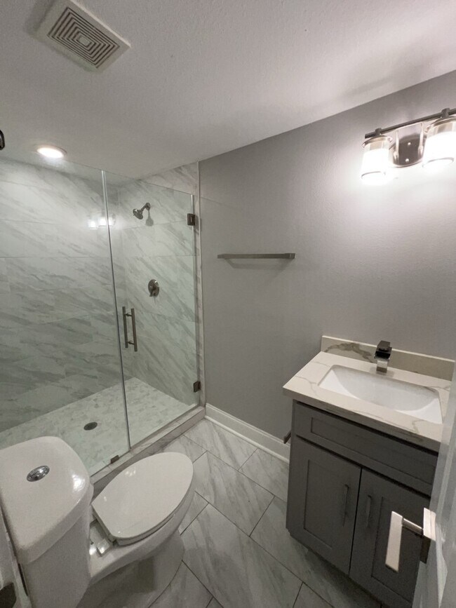 Building Photo - 401 Walton St