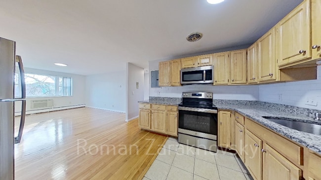 Building Photo - 112 Babcock St