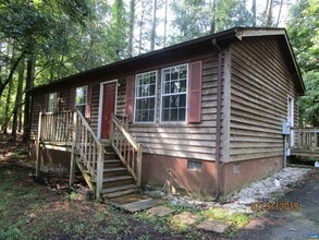 Building Photo - 2Bed/1 Bath Rental Lake Monticello