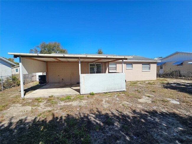 Building Photo - 6324 Lomand Ave