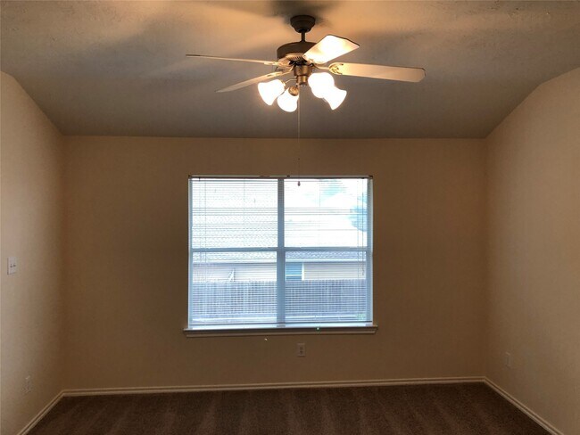 Building Photo - 5639 Stonecloud Ln