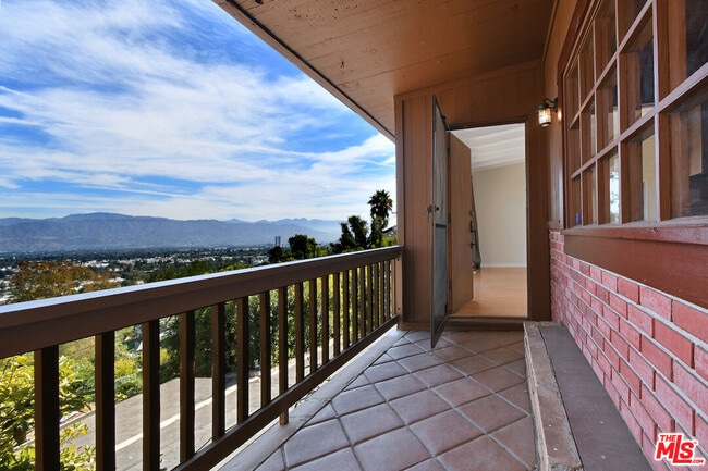 Building Photo - 3682 Berry Dr