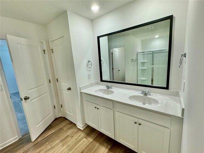 Building Photo - 6015 Deer Run St