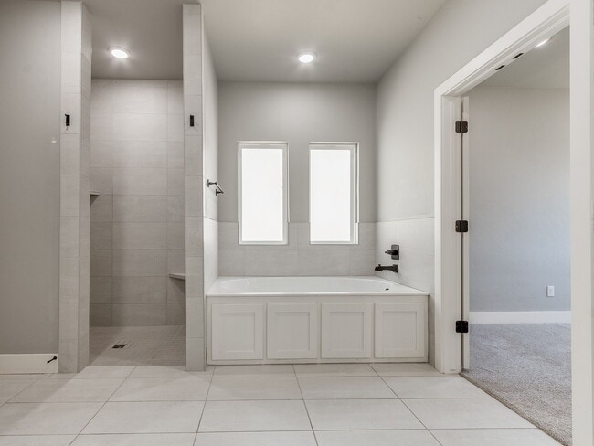 Building Photo - 3212 Hayven Cir