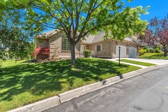Building Photo - 1241 Cambridge Ct