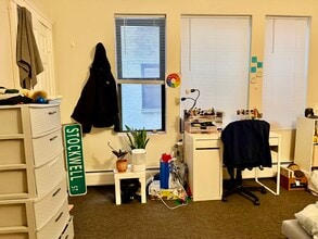 Building Photo - 829-833 Beacon Unit 103