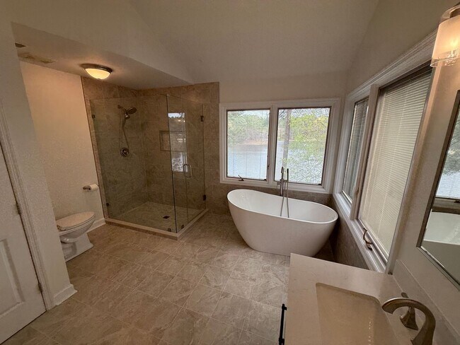 Building Photo - Carolina Lakes