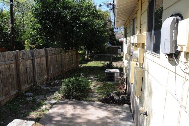 Building Photo - 4805 Avenue G